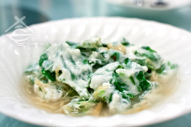 Braised-Chicken-with-Dou-Miao_Putien