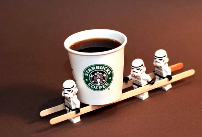 Starbucks_Coffee_Carrying_Lego_Stormtroopers